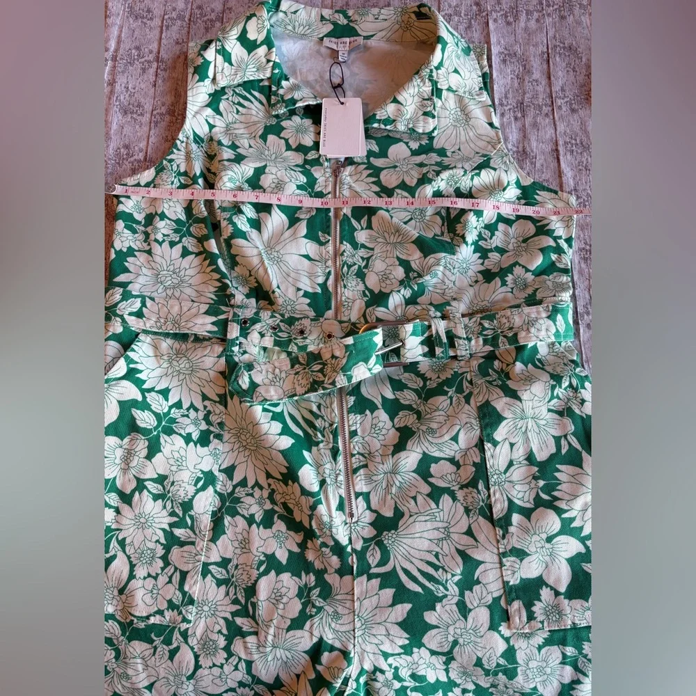 NEW w/Tags Skies Are Blue Curvy Green White Floral Jumpsuit Plus size 1X - Picture 9 of 10